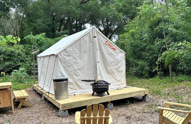 Tentrr Signature Site - Glamping near the Springs in Ocala JAI Jungle Permacultu