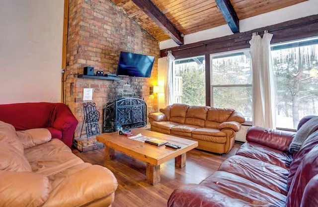 "Tequila Sunrise" Big Space-Lots of Fun + HotTub (Natural Gas)