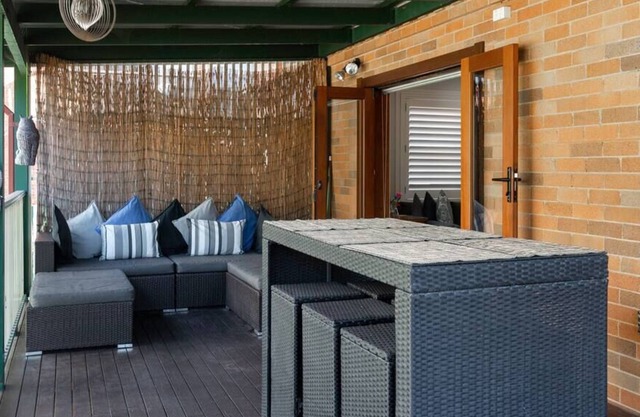 Terrace with BBQ - Steps away from Clovelly Beach