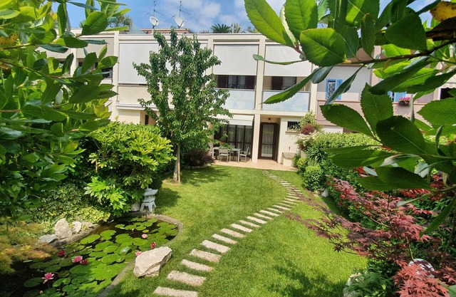 Terraced House-Terraced House CIR (017067-CNI-00036)