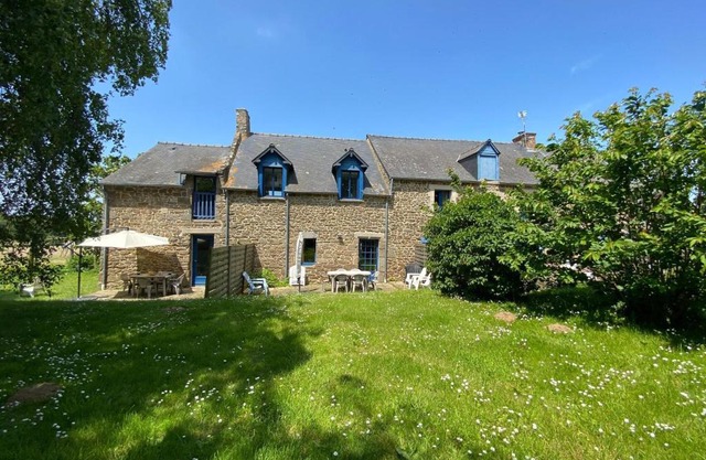 Terraced house, St Meloir des Ondes