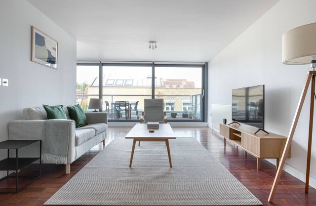 Terrific Shoreditch 2BR Penthouse w/Balconies, nr Tube, by Blueground