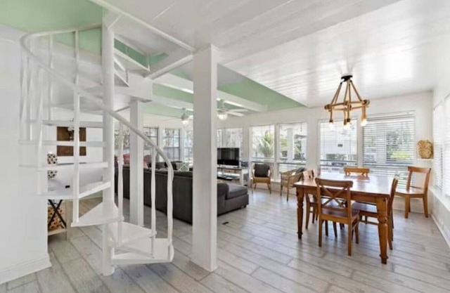 Texas vacation home with huge yard and pool, close to beach