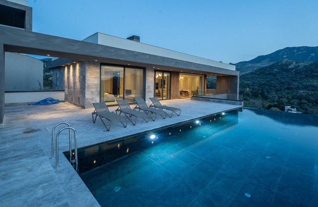 The 5-star residential retreat of 3 opulent villas / Private pools & Gardens