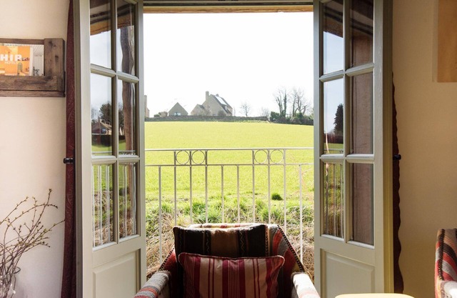 The Annexe, quintessentially English, but with a French/Moroccan flavour.