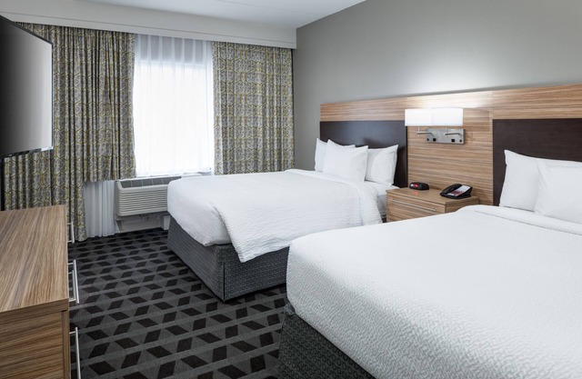 The Apalone's Retreat II - 2 Queen Beds + Parking