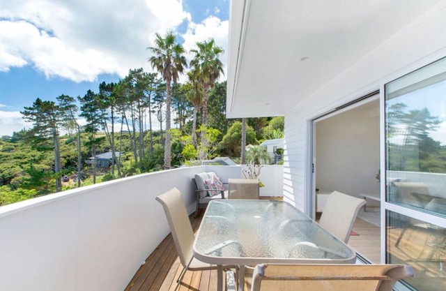 The Apartment at Palm Beach by Waiheke Unlimited
