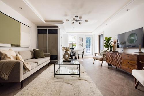 The Battersea Flat - Exquisite 2BDR Flat with Terrace