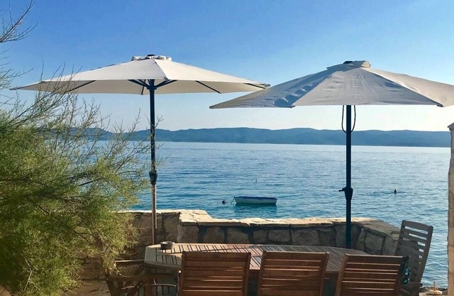 The Beach House Croatia | House with Private access to the beach in Pisak