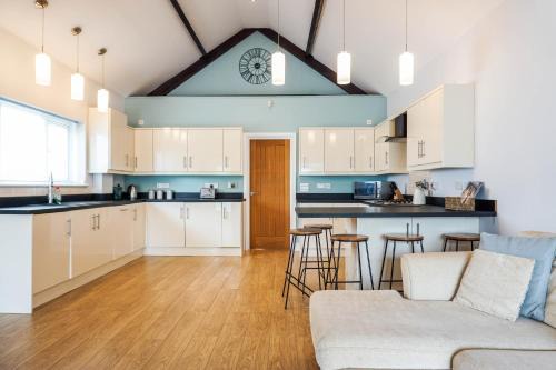 The Beach House - Fully refurbed March 2024