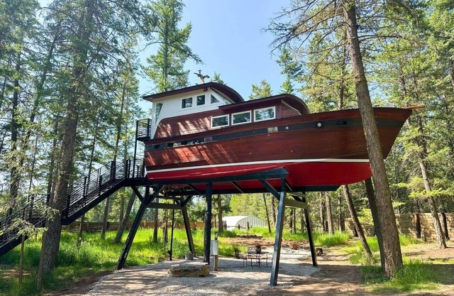 The Beverly Boat at Montana Treehouse Retreat