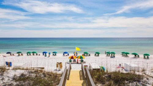 The Blarney Stone 4BR Beach Cottage Pet Friendly Golf Cart Pools Private Beach!