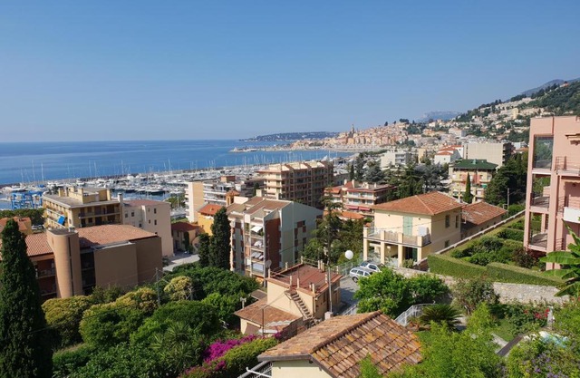 The blue house, lovely apartment in the Côte d'Azur for 6 people
