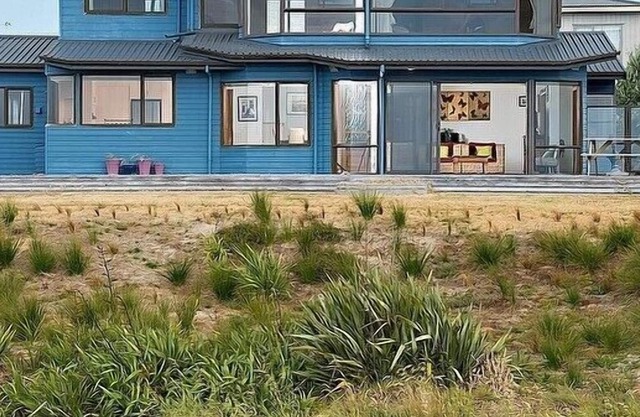The Blue House - Papamoa Holiday Home