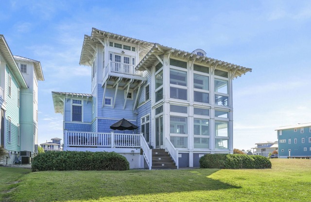 The Blue Pearl - luxurious beachfront living!
