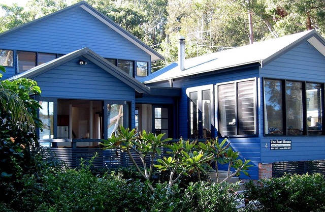 The Boat House - Premium Waterfront position Seachange