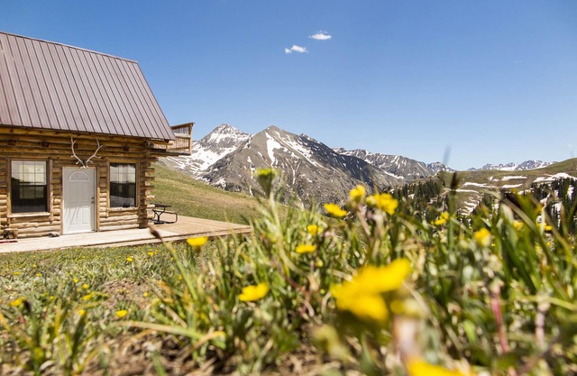 The Bonnie Belle Cabin, a high country modern/rustic cabin