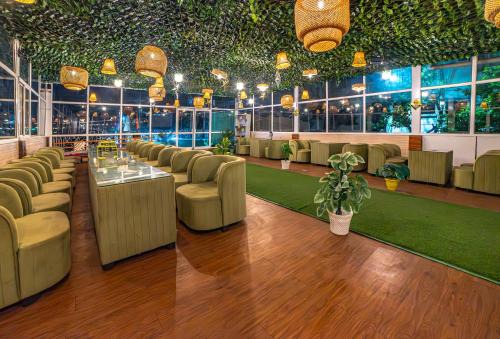 The Bunkk Inn Hotel & Restaurant - Mussoorie International