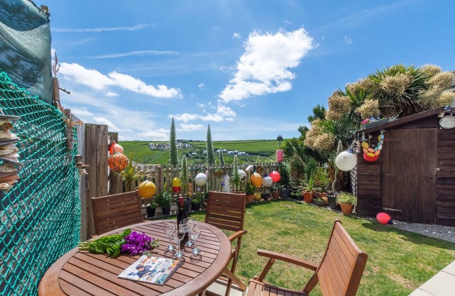 The Buoys - Two Bedroom House, Sleeps 4