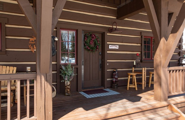 The Cabins at Jackson Hole Golf and Tennis DOG FRIENDLY w fee.