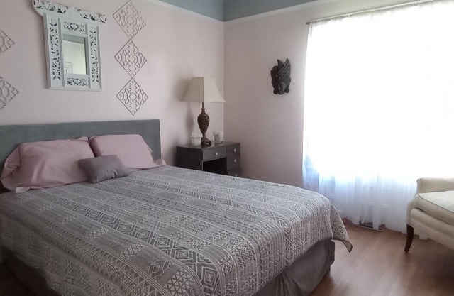 The Cam Grady, Restored, roomy, eclectic cottage in heart of Downtown Morganton