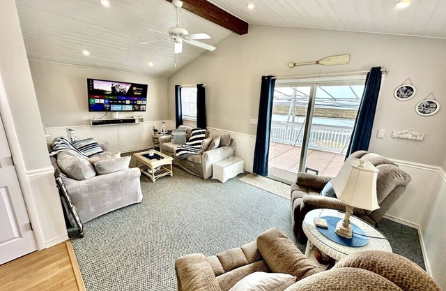 The Canvas Cove Bay View
