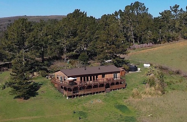 The Canyon View House at Lobitos Creek Ranch near the beaches and redwoods