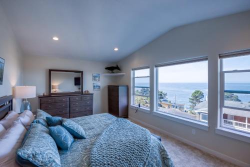 The Captains Lookout Sleeps 6, Hot Tub, Pet Friendly, Ocean View