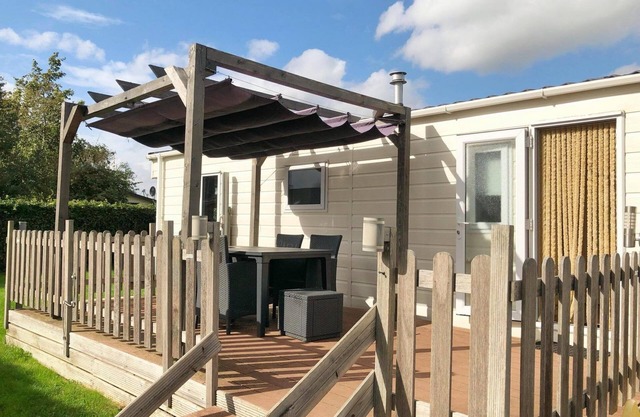 The chalet is centrally located in the park and has a large garden with a lovely terrace.