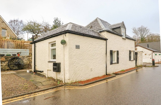 THE COACH HOUSE, family friendly, country holiday cottage in Oban