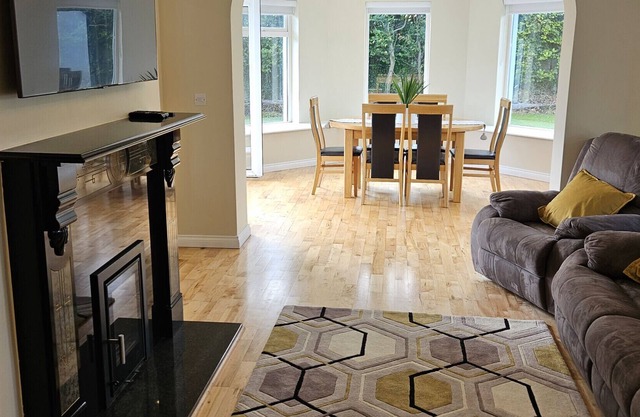 The Comfortable and Spacious 4 Bedroom House in Ga