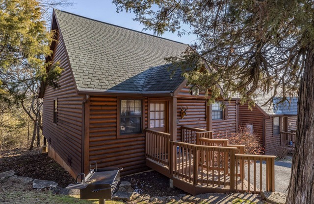 "The Constitution" Luxury Cabin at Branson Woods Resort