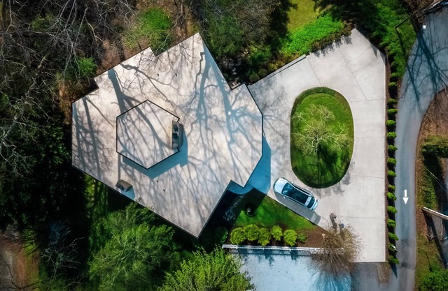 The Coolest House in Brevard- Mid-Century - Impeccably Clean - Winter Rates