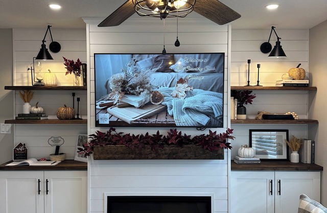 The Country Club Cottage NEW! Watch launches from driveway or walk to the river!