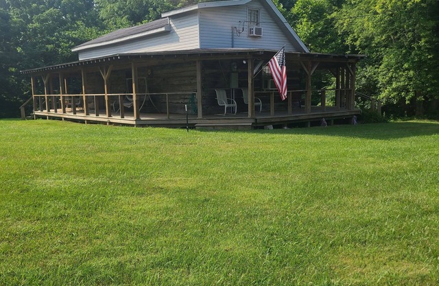 The Cove TOKA Cabin.30 seconds from Patoka Lake.Sleeps 10