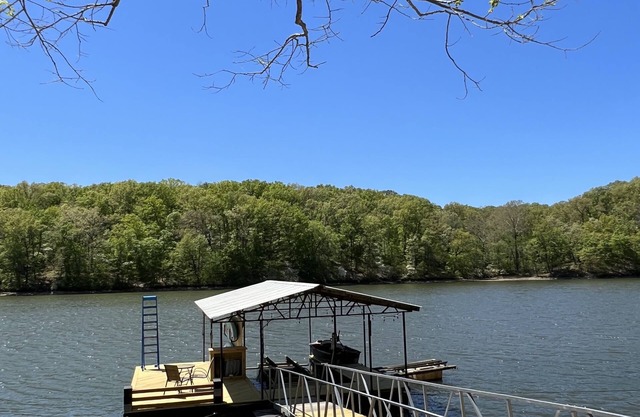 The Creek Cove Cabin at LOTO
