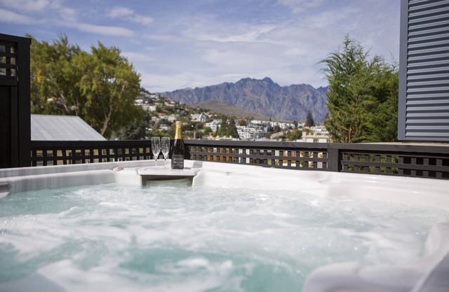 The Dairy Hotel Queenstown, A Naumi Chapter