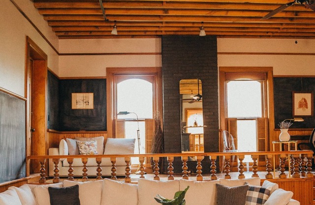 The Edward - A Modern/Historic Luxury Escape