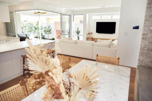 The Elanora