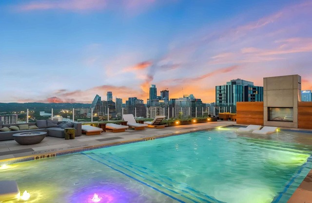 The Emma Penthouse: Modern 2BR Condo, Steps From Rainey St. & Lady Bird Lake
