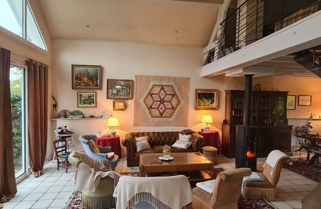 The Enchanted House. Large house in the heart of Giverny for 9 people.