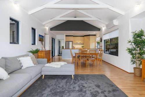 The Enclave - A Family Alfresco Retreat