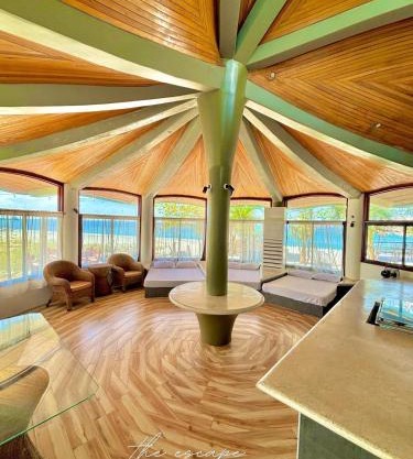 The Escape Beachfront - GRAND Villa