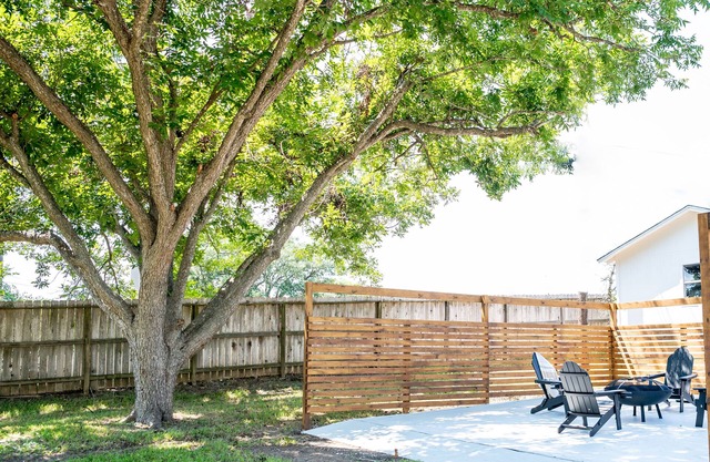 The Fig Tree ⭐ 3bd 2 Bth w/King Bed 20 mins from Round Top