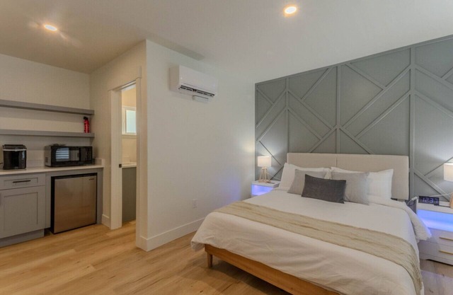 The Flats - Suite 7 - Downtown CDA!