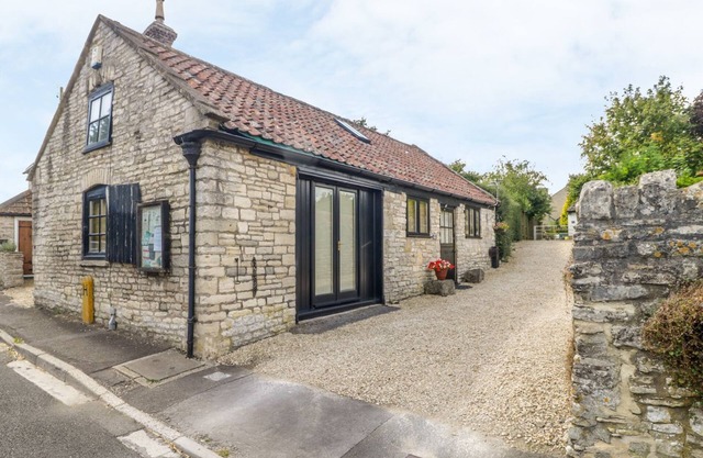 THE FORGE, pet friendly in Farmborough