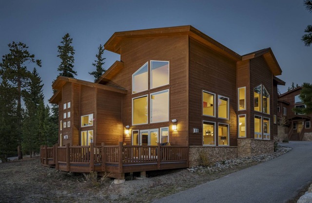 The Fox Den | Spectacular Views & Private Hot Tub with Shuttle Access to Town!