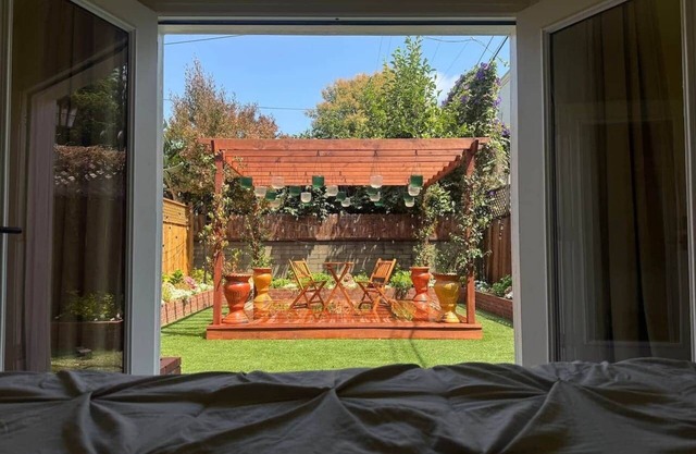 The Garden Escape – Charming Home with Parking & Garden