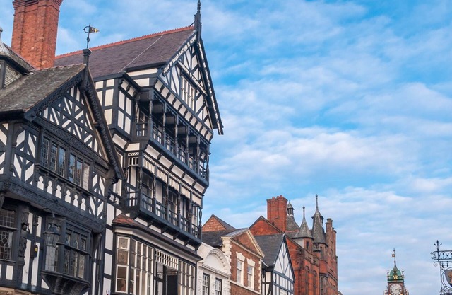 The Gathering Chester 1 Sleeps 14 Very Close to City Centre Racecourse Within Walls