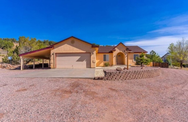 The Gathering Place: Quiet neighborhood, 5+ Bed/3 Bath home accommodates 12.